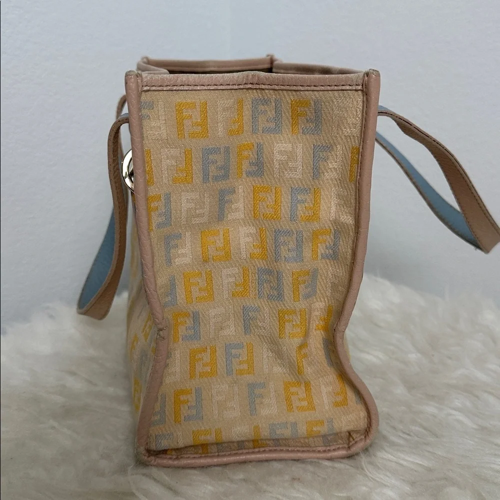 💯Authentic Fendi Tote Multi Color🍀